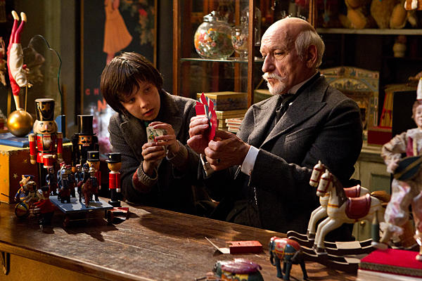 Asa-Butterfield-as-Hugo-Cabret-and-Ben-Kingsley-as-George-Melies